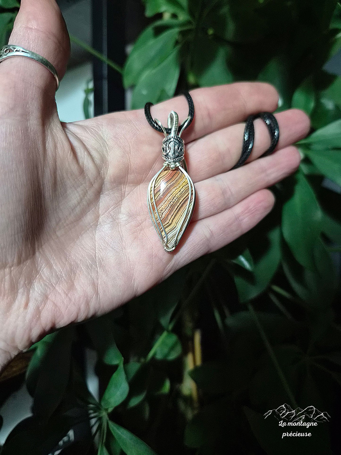 Pendentif "Étreinte des âmes" en agate crazy lace