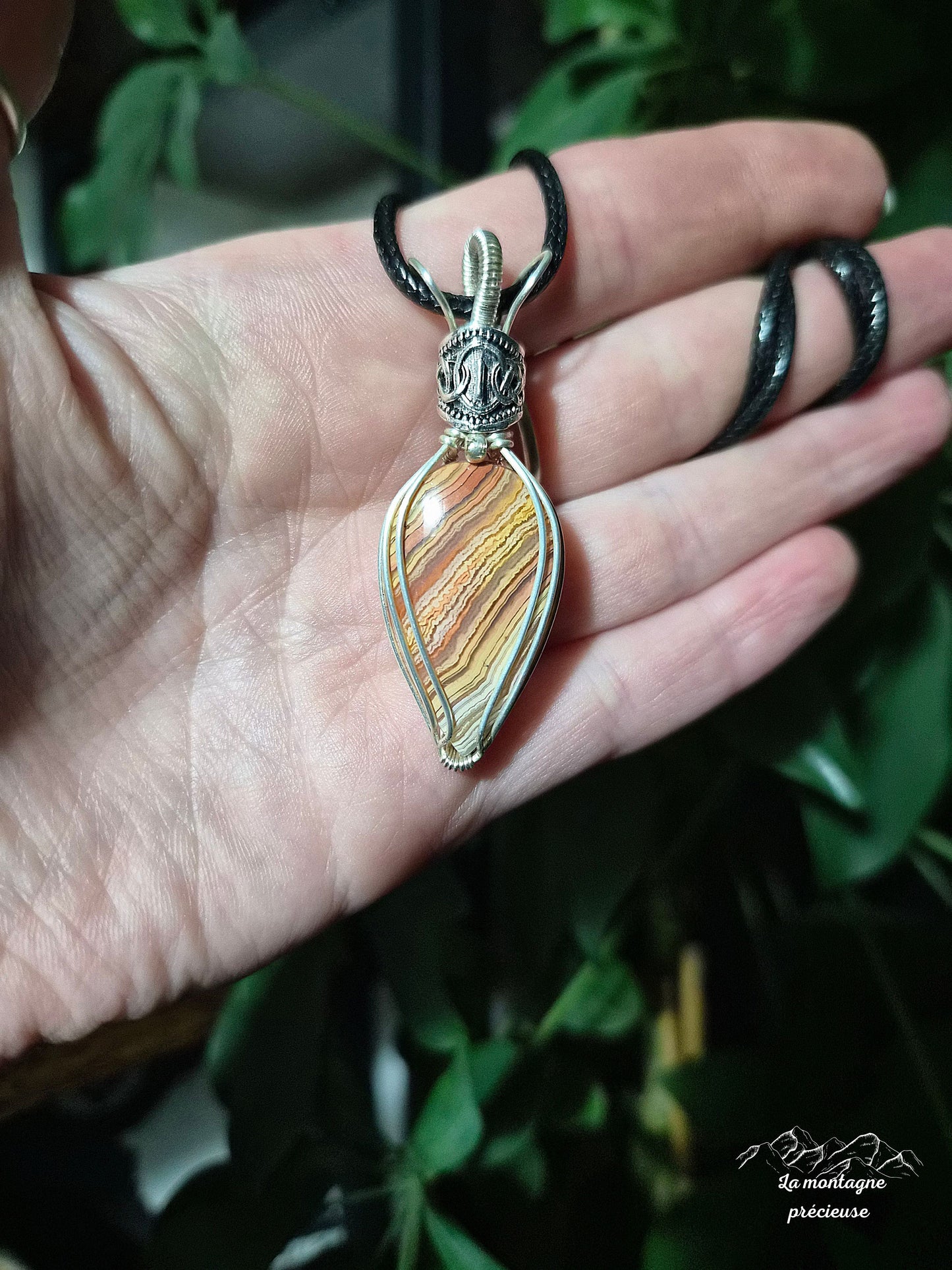 Pendentif "Étreinte des âmes" en agate crazy lace