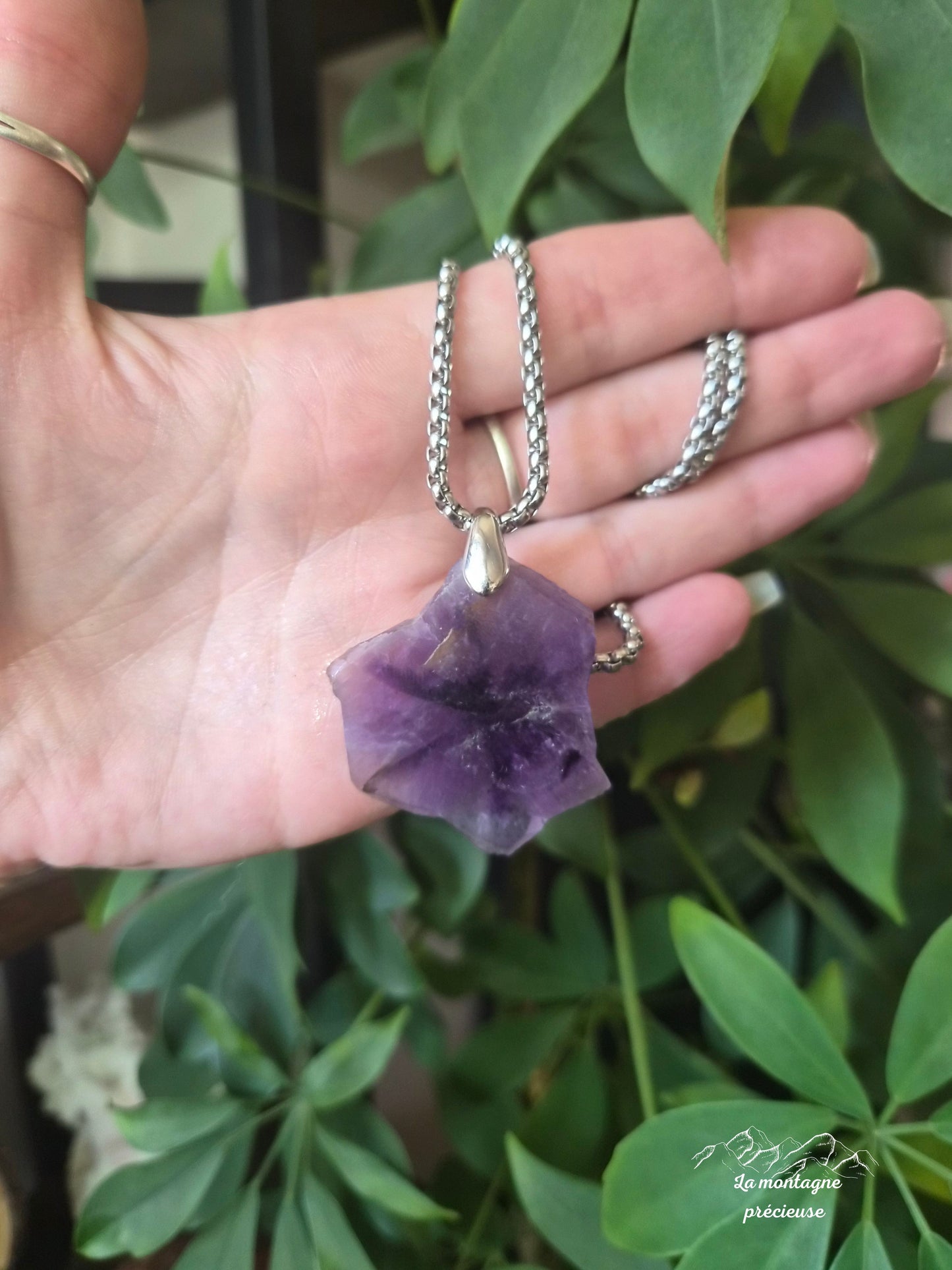 Pendentif "Étoile pourpre" en améthyste trapiche