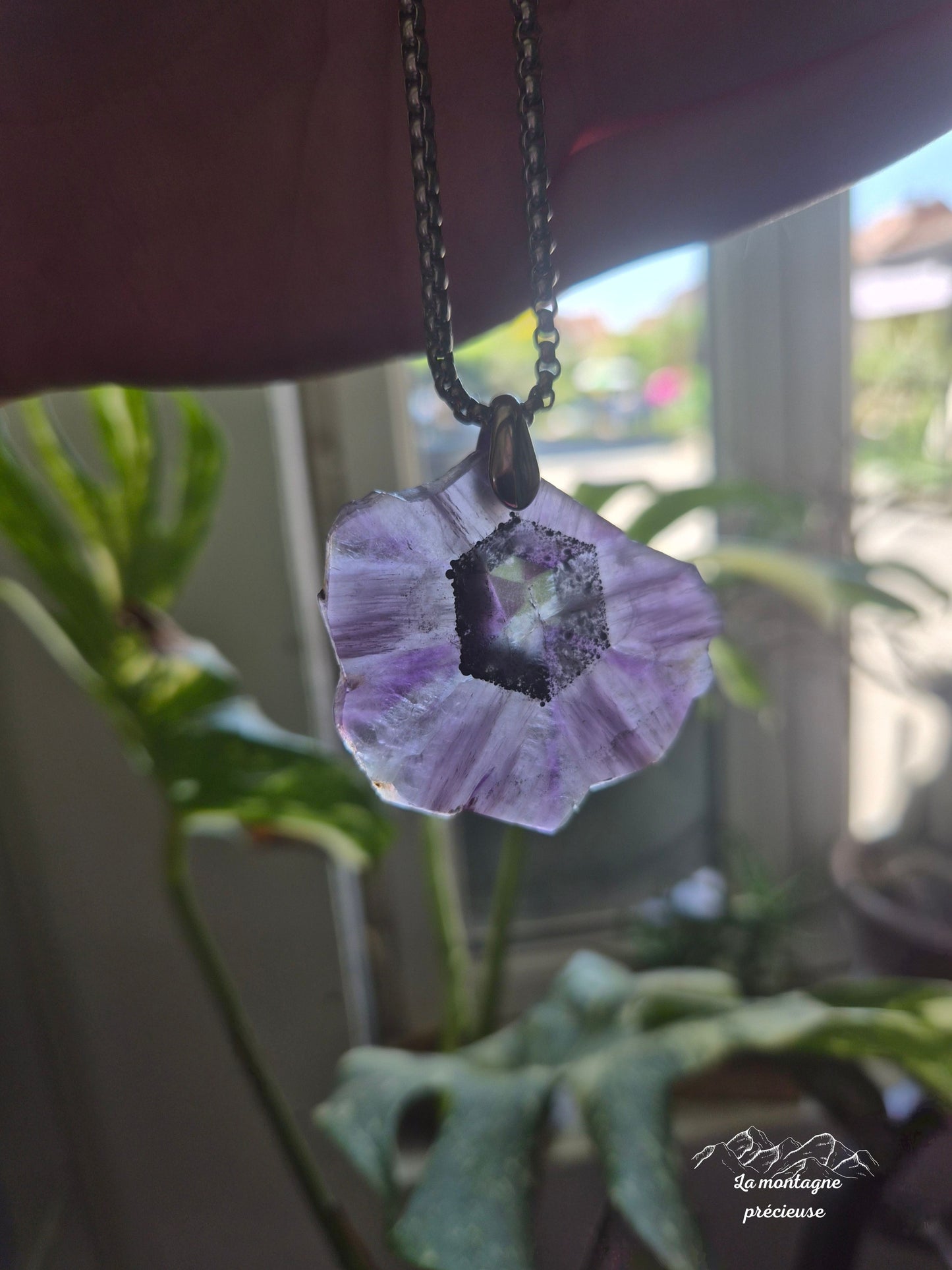 Pendentif "Coeur pourpre" en améthyste trapiche