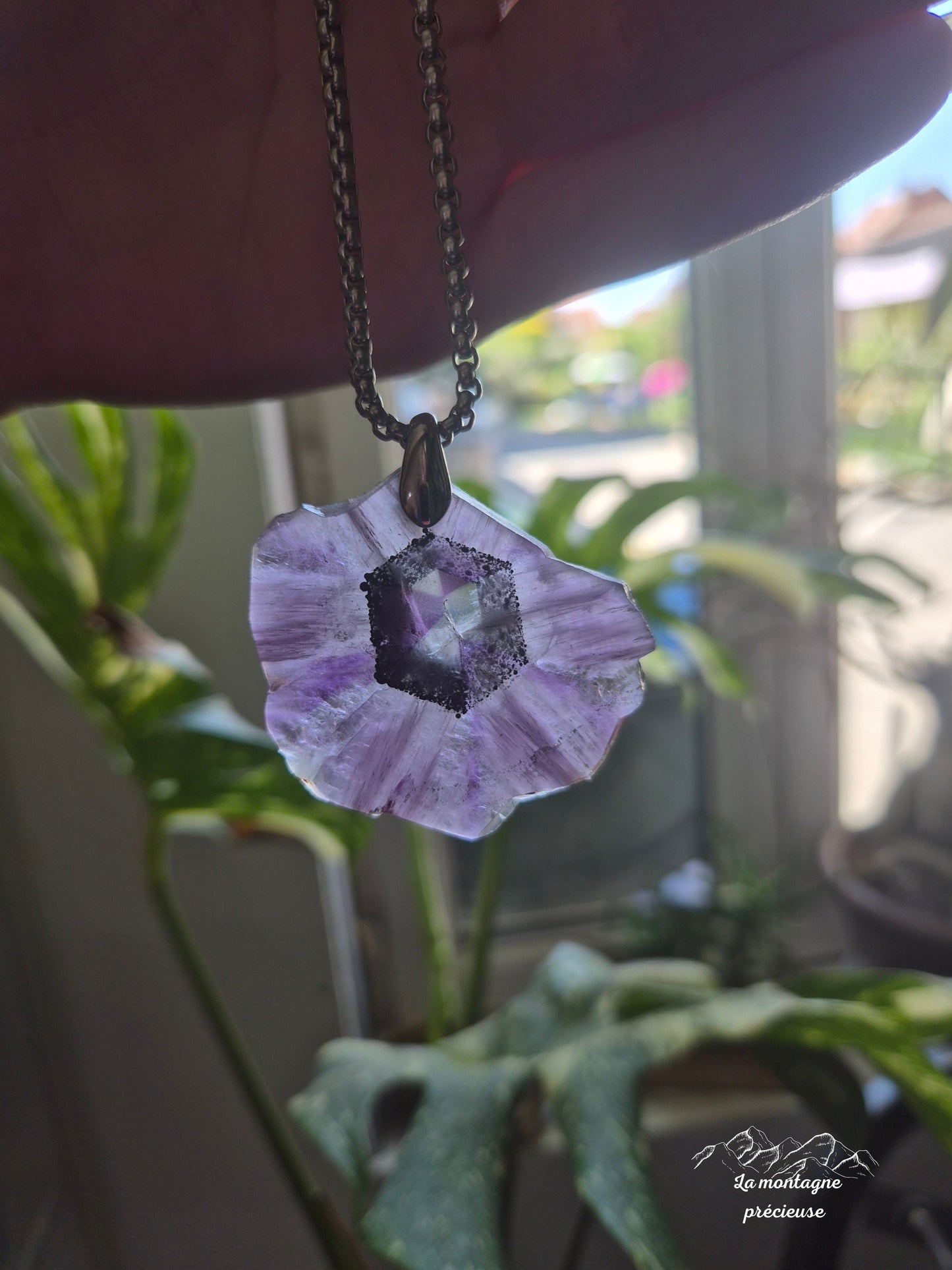 Pendentif "Coeur pourpre" en améthyste trapiche