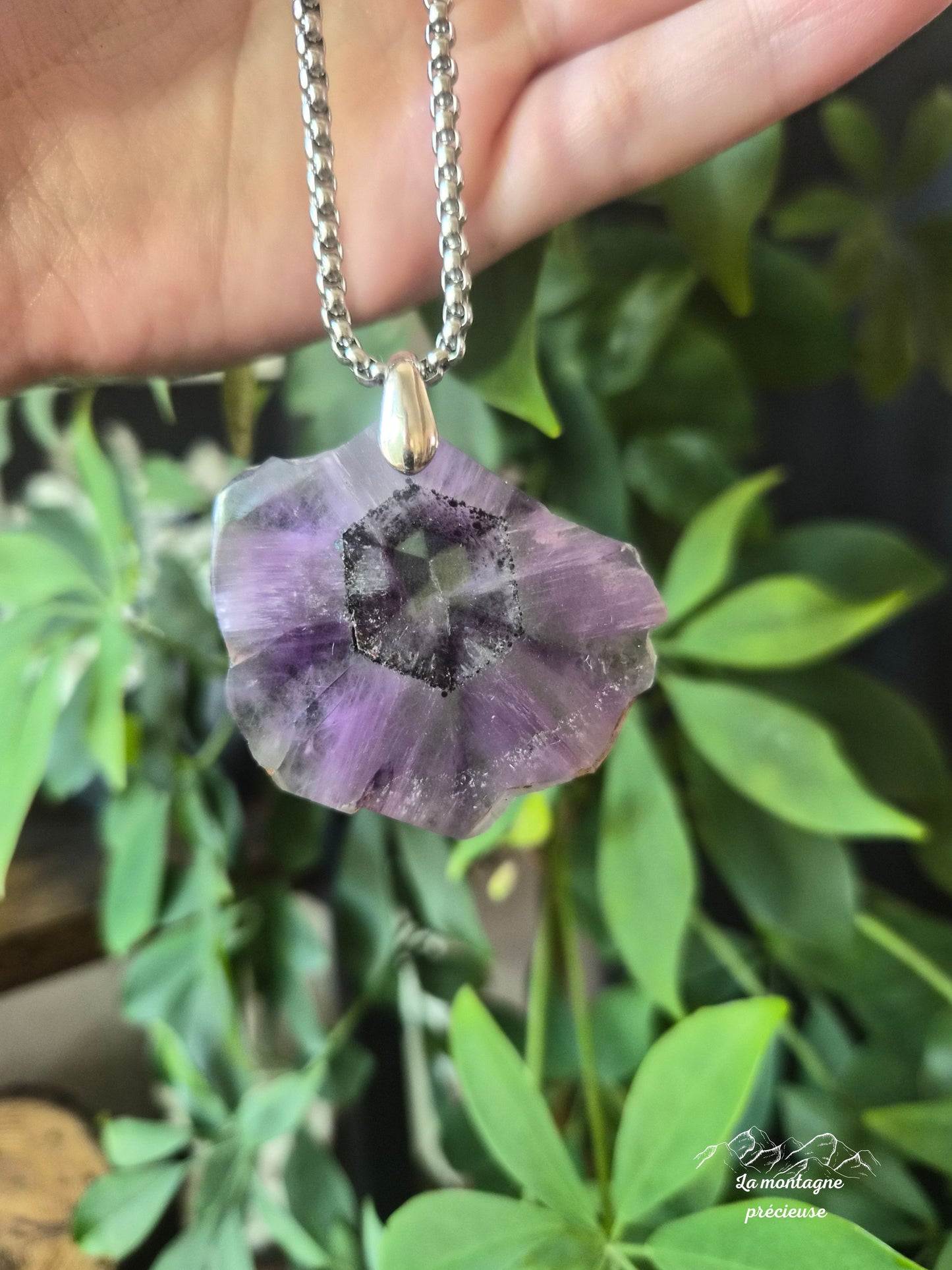 Pendentif "Coeur pourpre" en améthyste trapiche