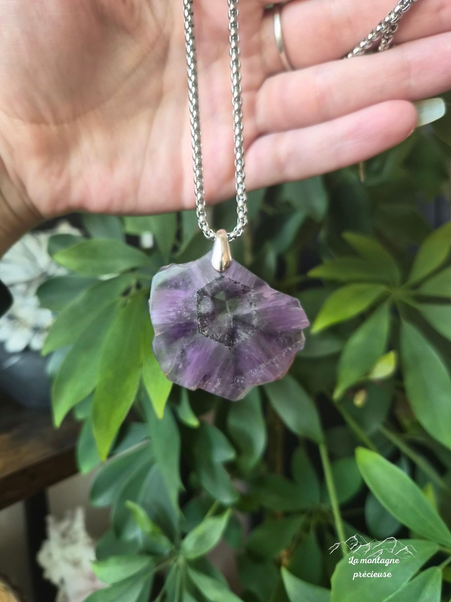 Pendentif "Coeur pourpre" en améthyste trapiche