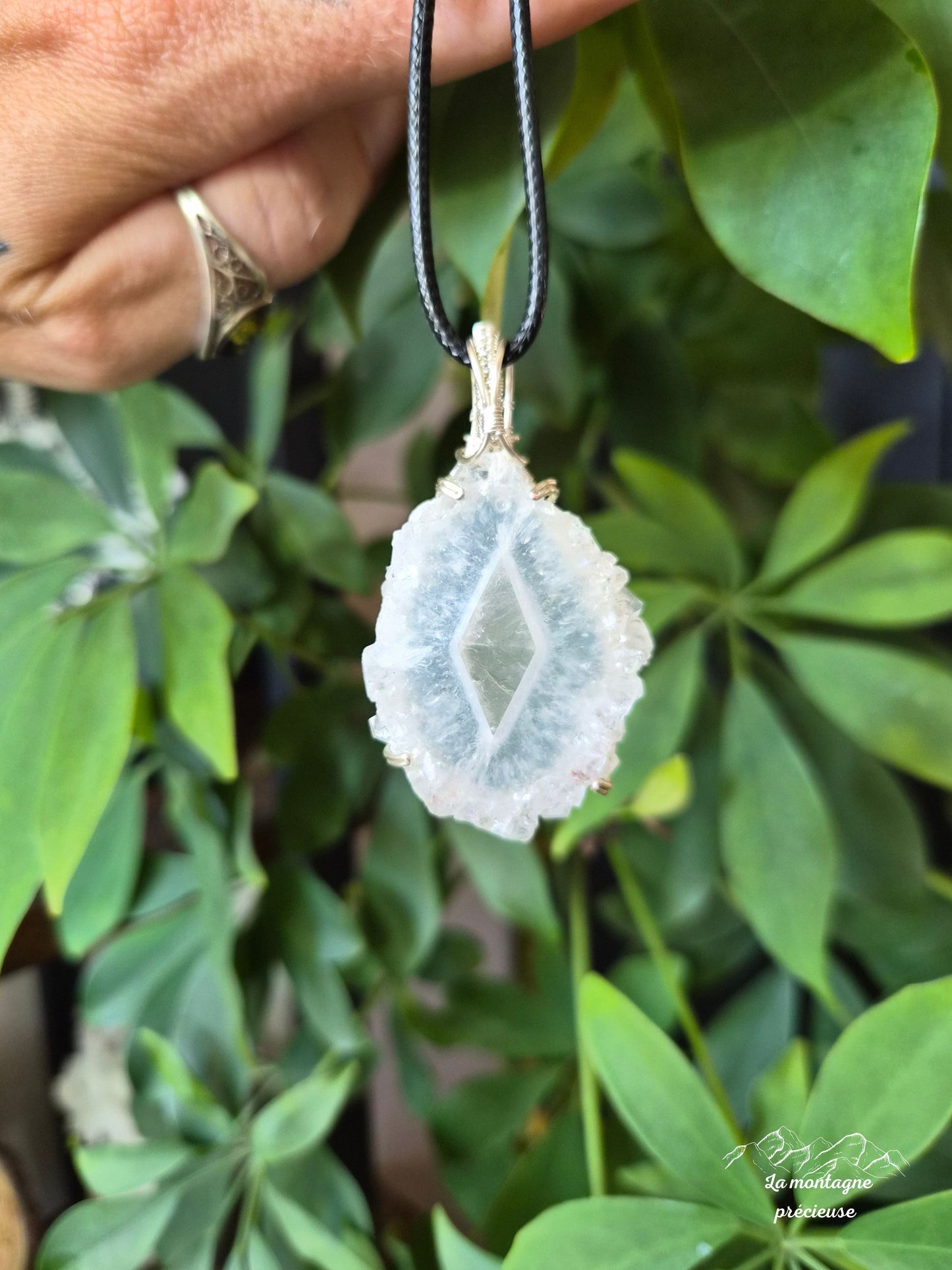 Pendentif " Éclat Originel " en Quartz solaire