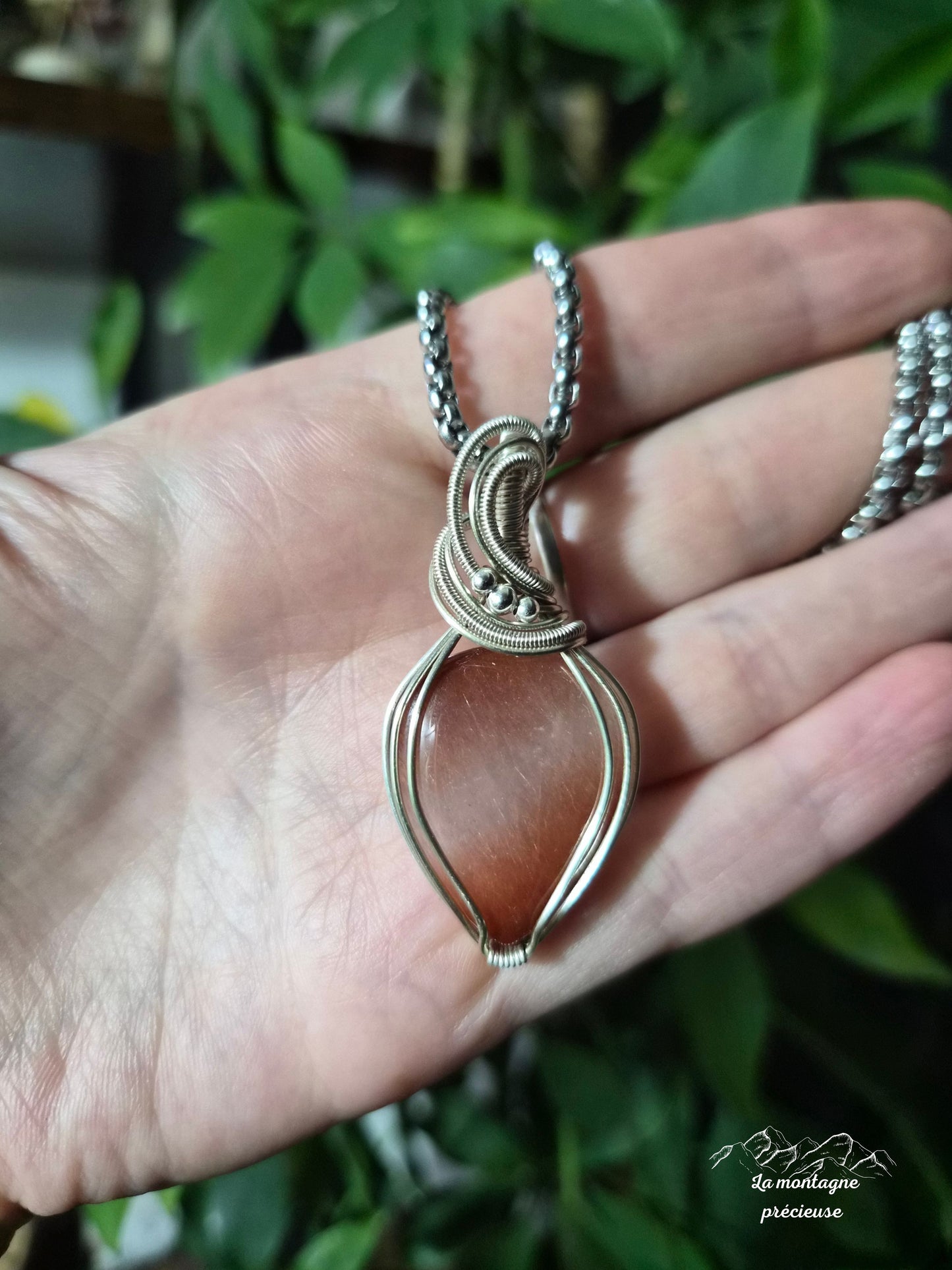 Pendentif "Flamme de Vénus" en quartz rutile