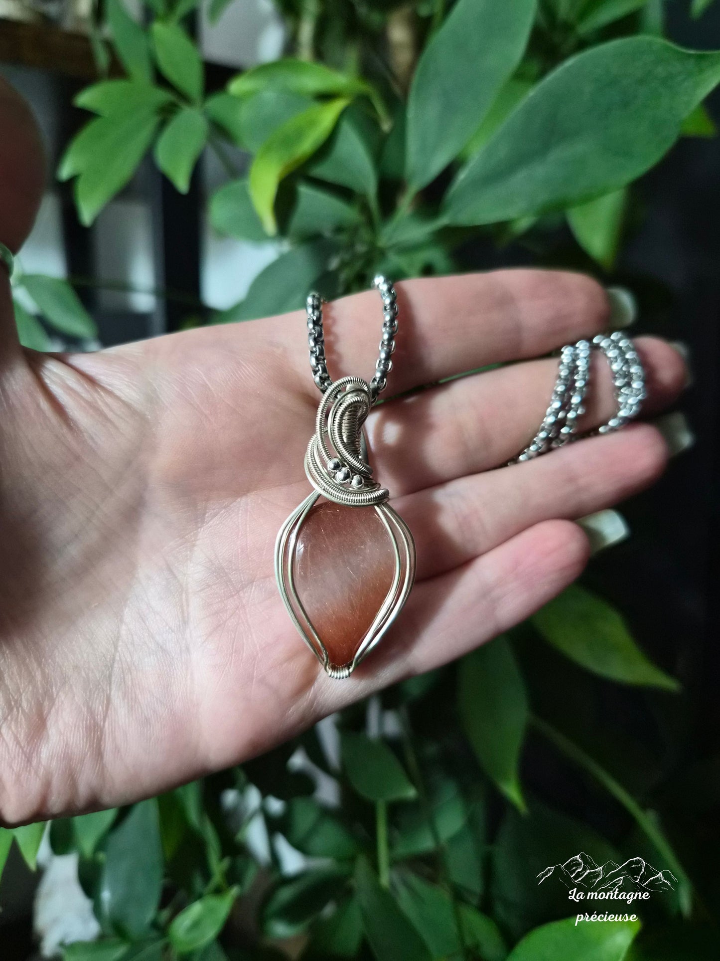 Pendentif "Flamme de Vénus" en quartz rutile
