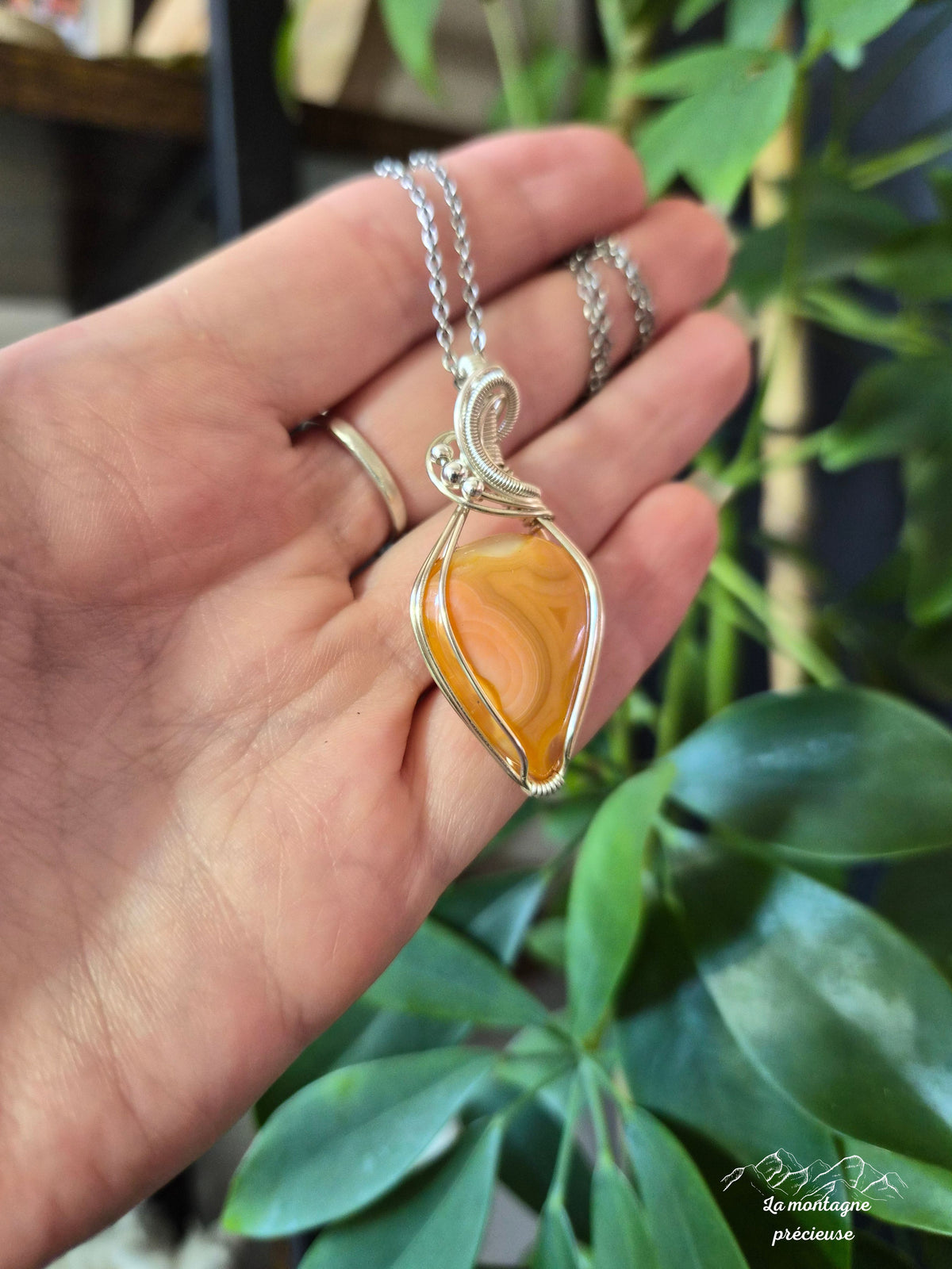 Pendentif " Les Sillons du Soleil " en Agate du lac Supérieur