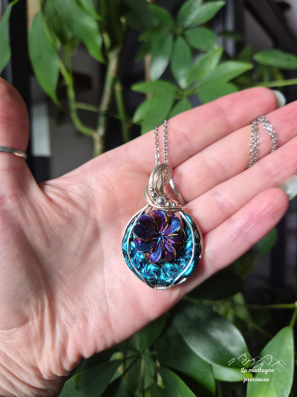 Pendentif " Floraison Boréale " en titane
