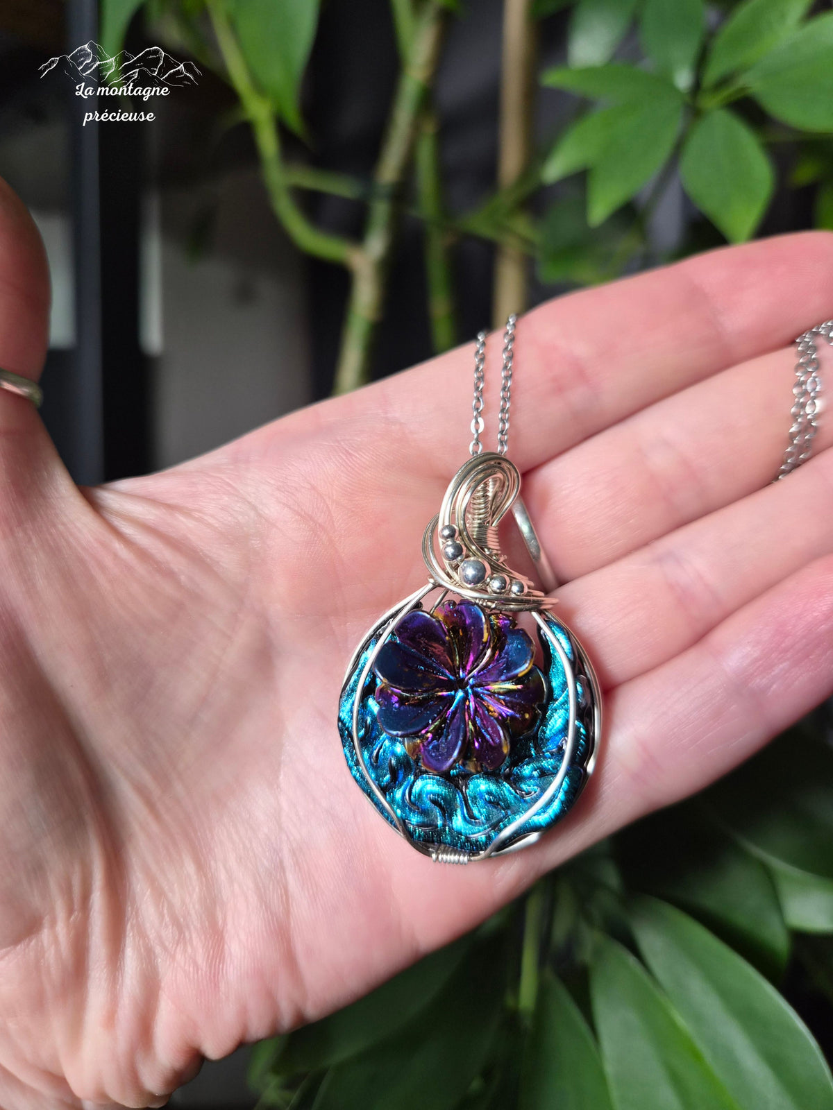 Pendentif " Floraison Boréale " en titane