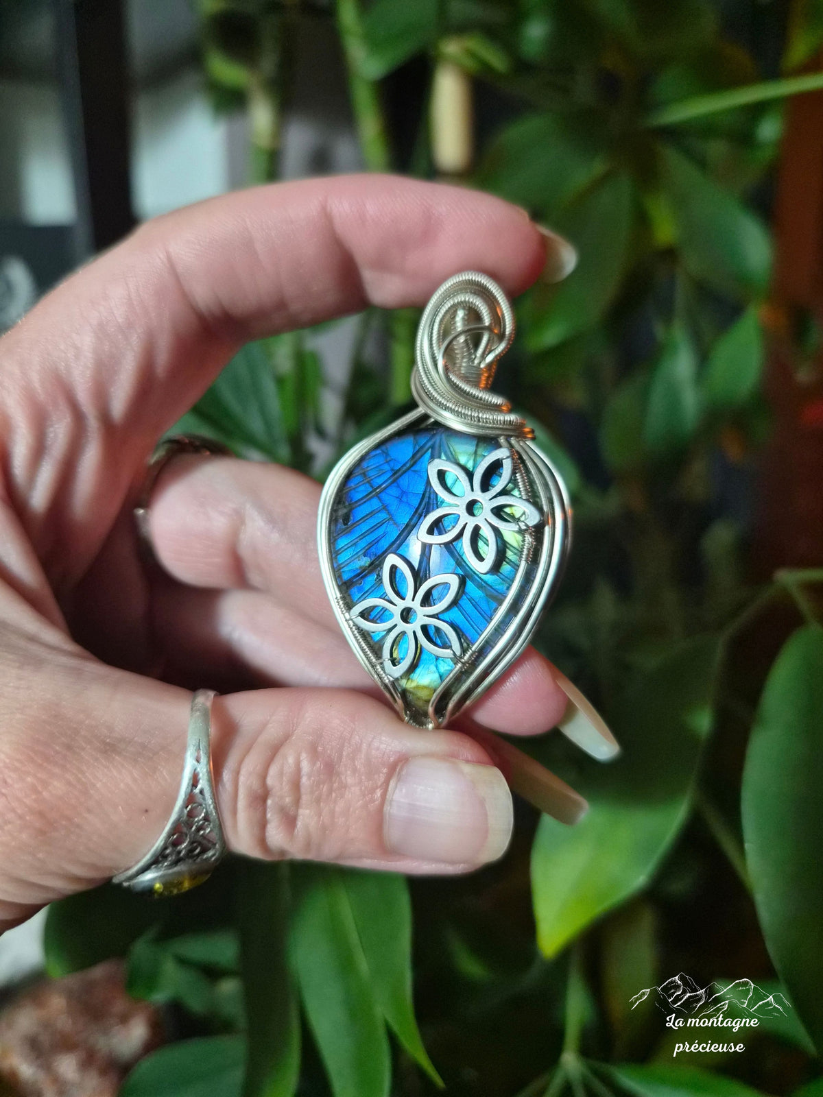 Pendentif fleur et labradorite