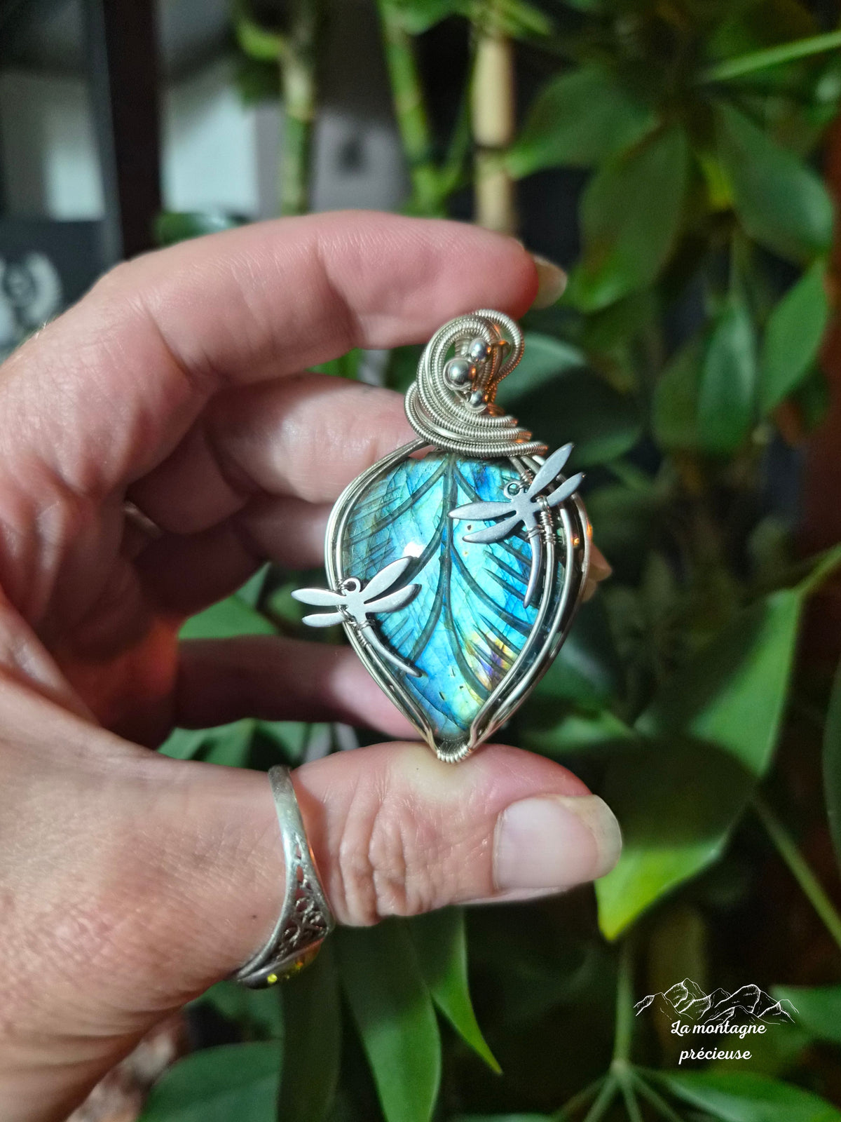 Pendentif libellule et labradorite