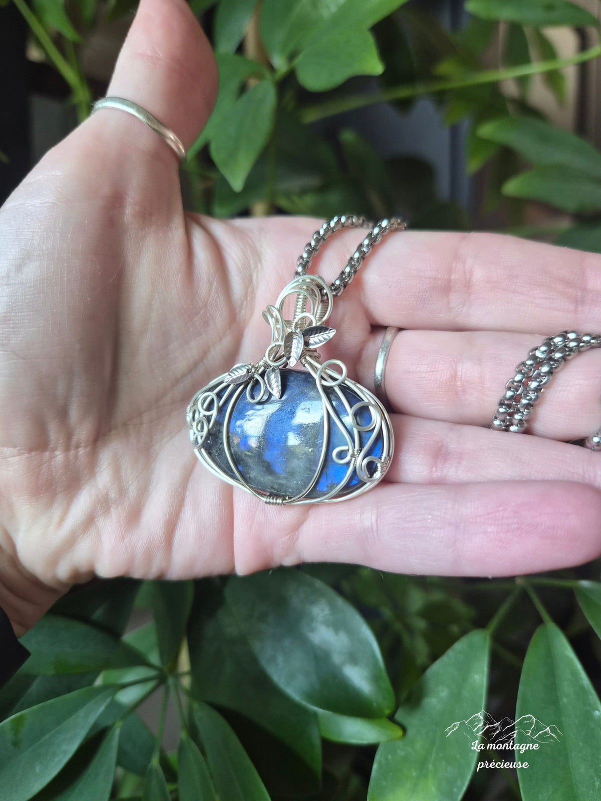 Pendentif " La Citrouille du Clair de Lune " en labradorite