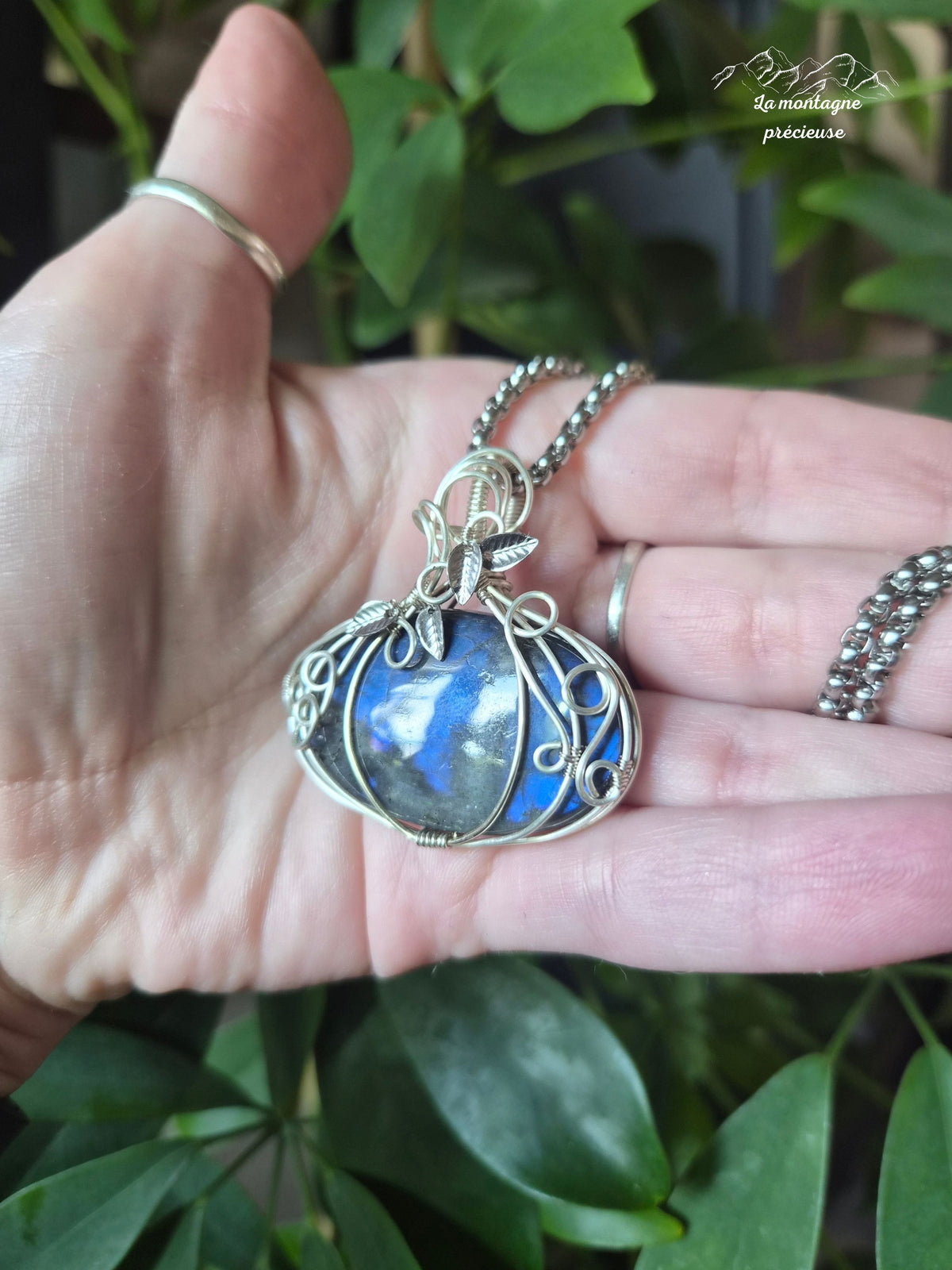Pendentif " La Citrouille du Clair de Lune " en labradorite