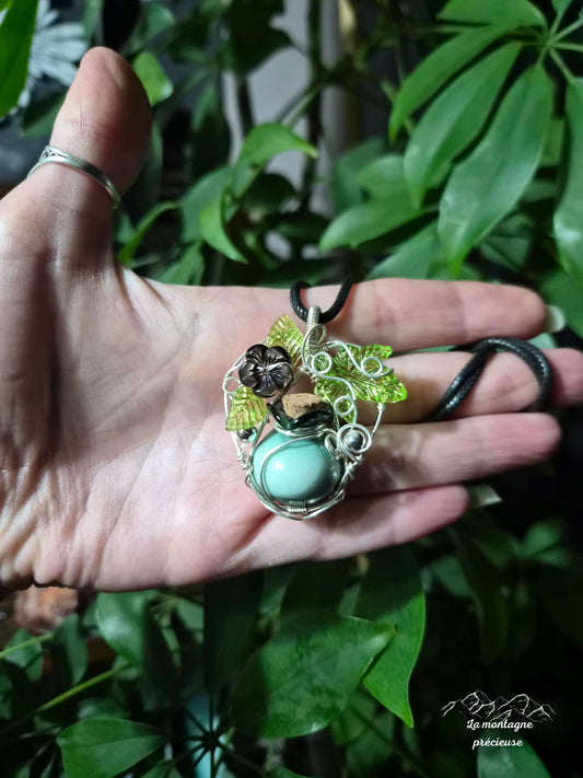 Pendentif "L'Élixir de la Rosée Éternelle"