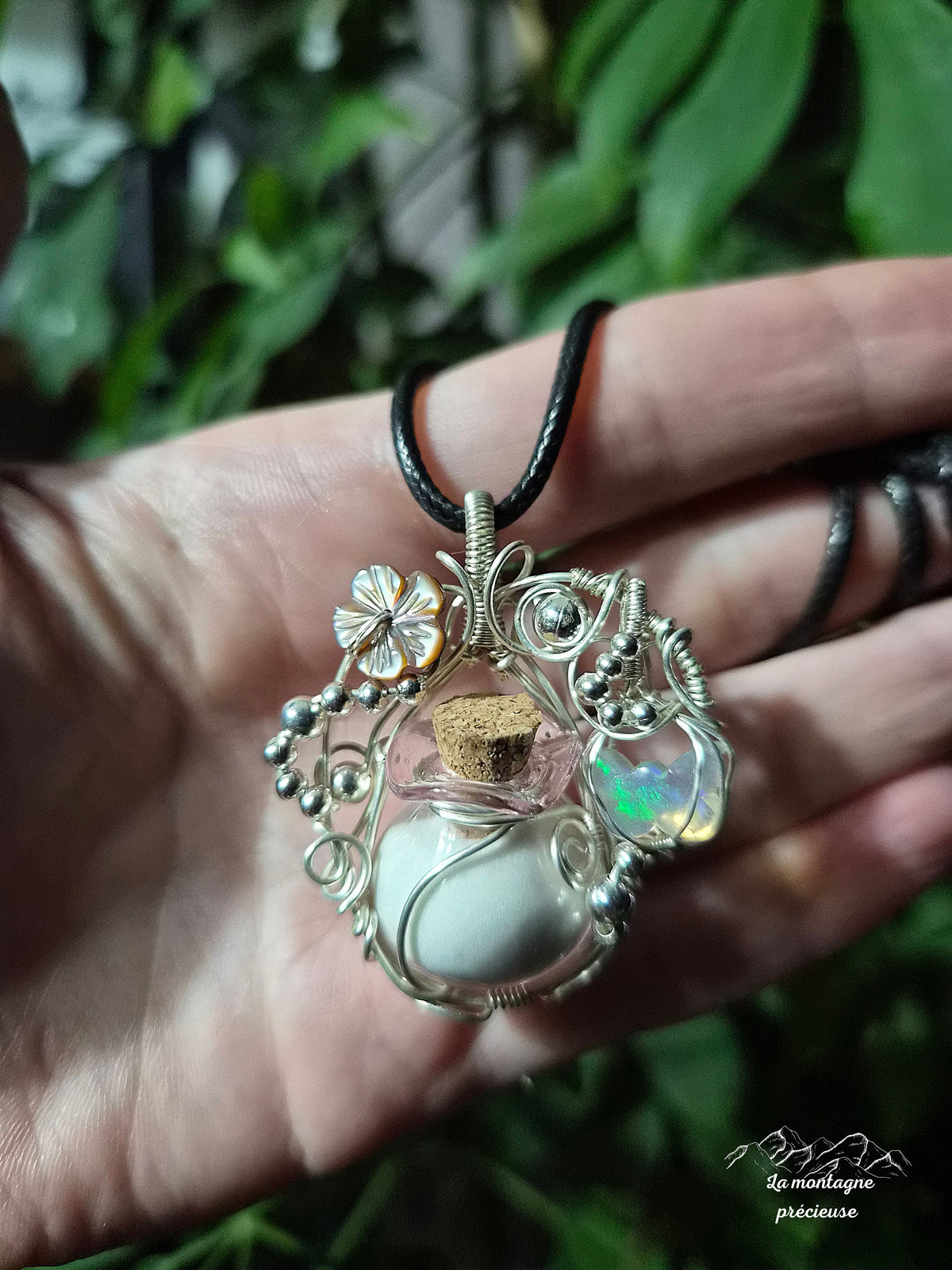Pendentif "L'Élixir des Ailes de Lumière"