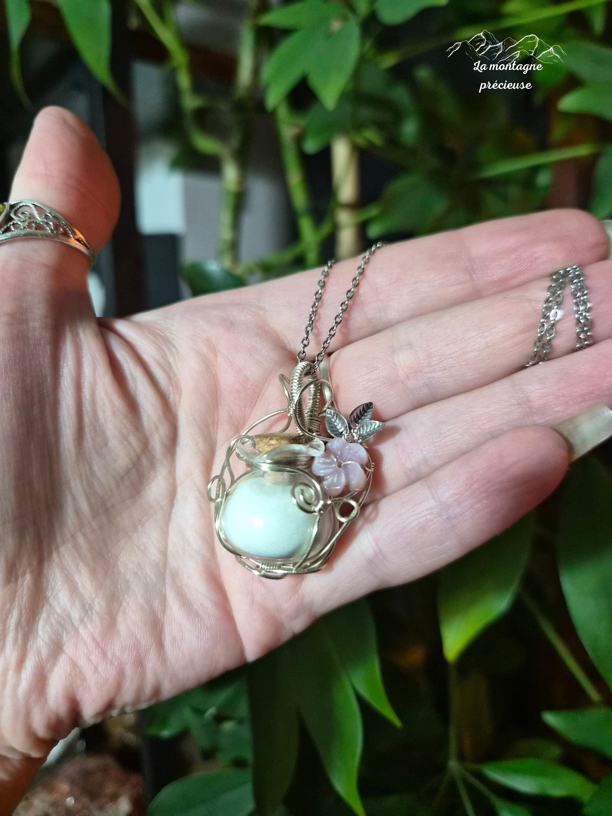 Pendentif "L'Élixir des Tendres Aurores"