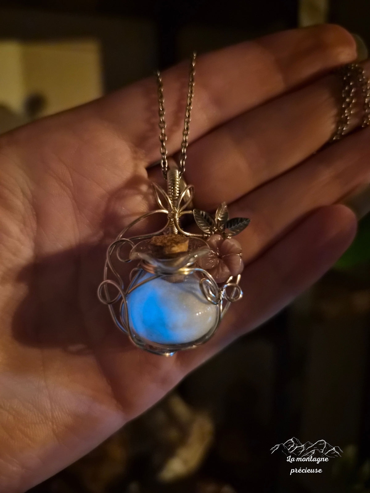 Pendentif "L'Élixir des Tendres Aurores"