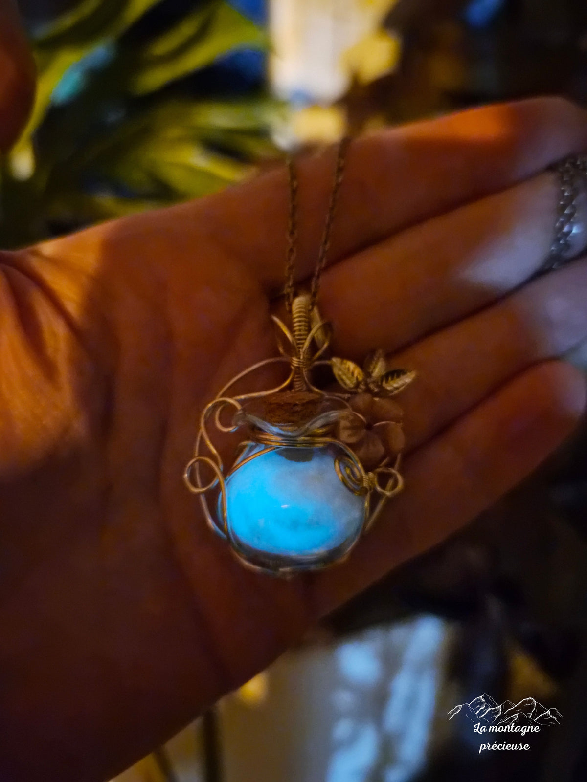 Pendentif "L'Élixir des Tendres Aurores"
