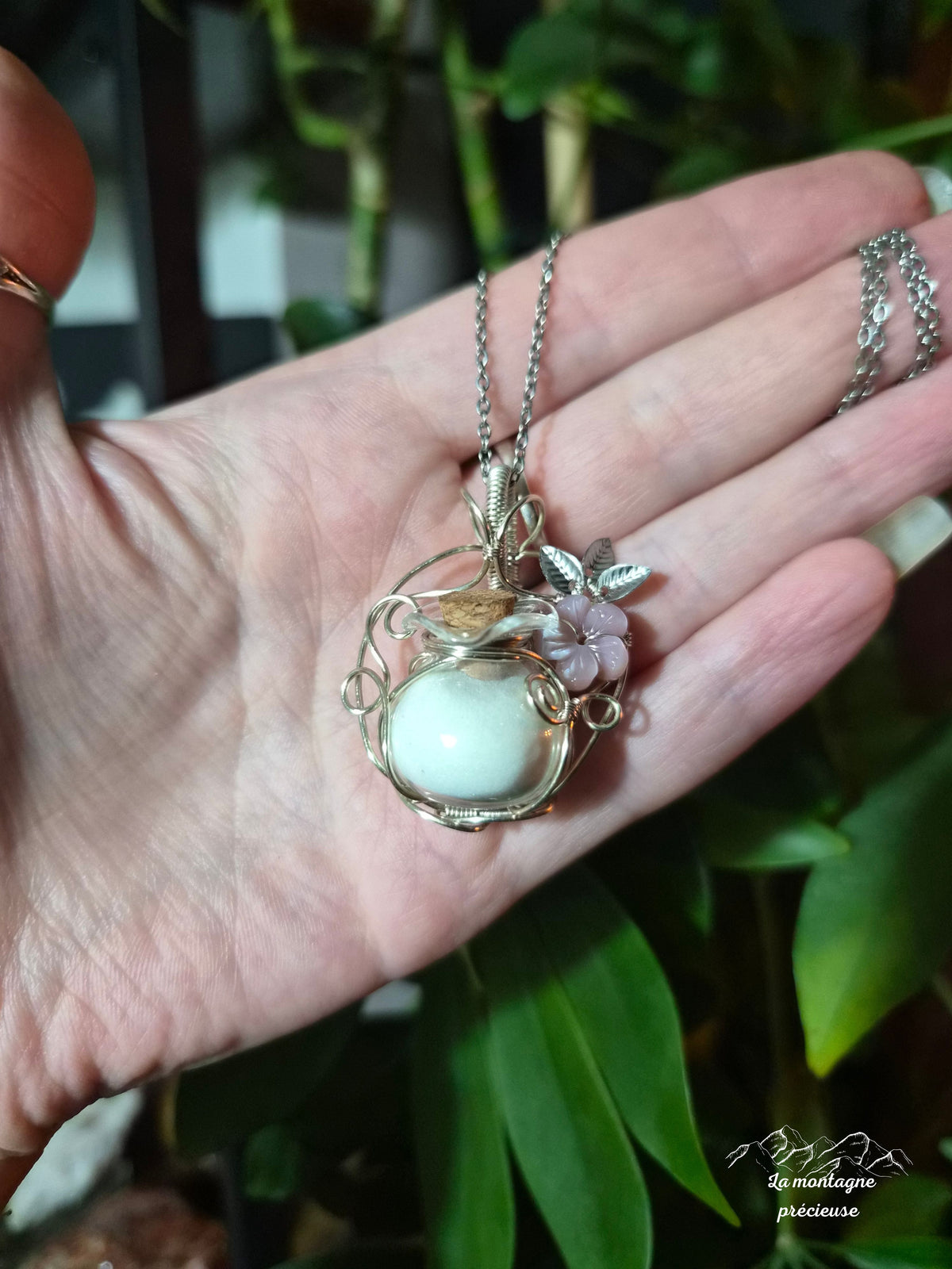 Pendentif "L'Élixir des Tendres Aurores"