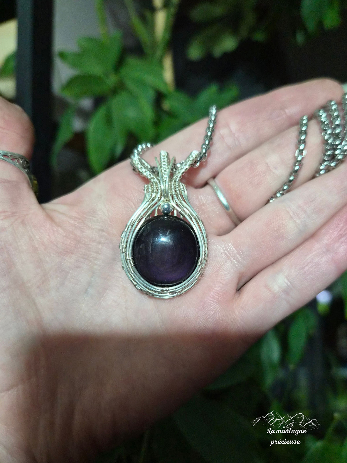 Pendentif "L’Écrin des Cieux Obscurs" en obsidienne œil céleste