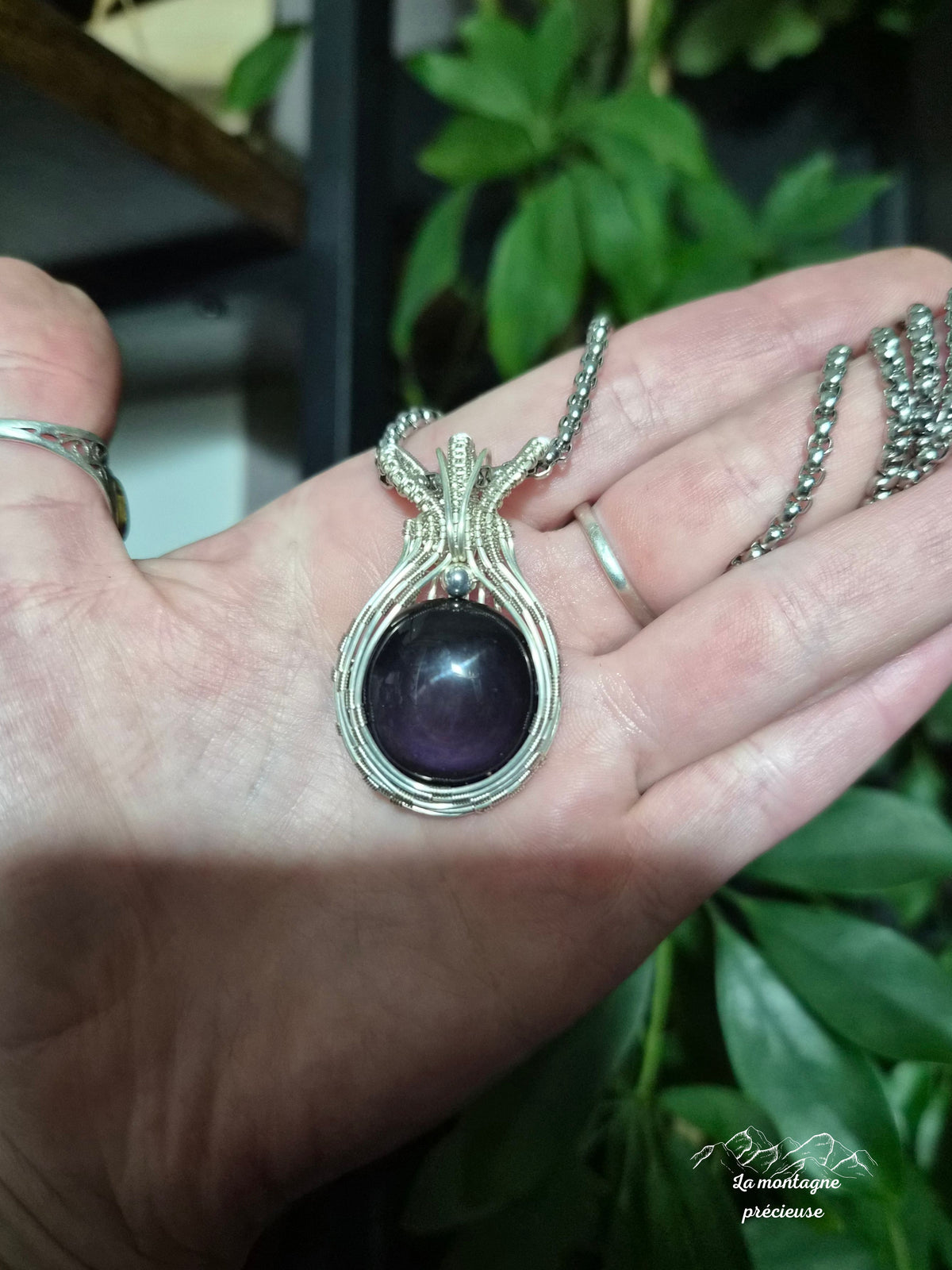 Pendentif "L’Écrin des Cieux Obscurs" en obsidienne œil céleste