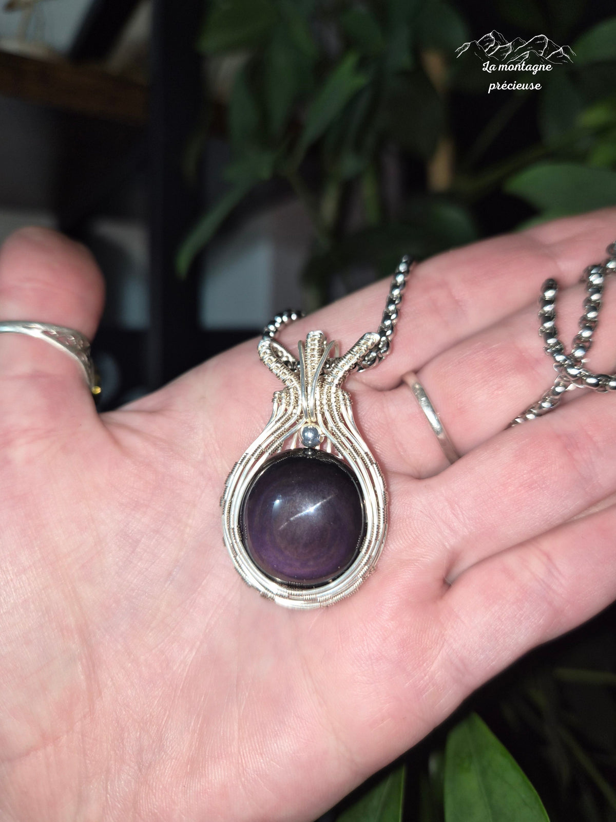 Pendentif "L’Écrin des Cieux Obscurs" en obsidienne œil céleste